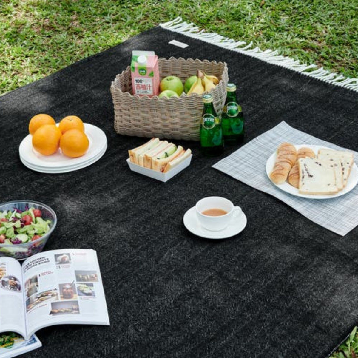 Table Mat Outdoor Camping Picnic Leather Placemat Foldable Moisture-proof  Picnic Mat Large PU Leather Mat