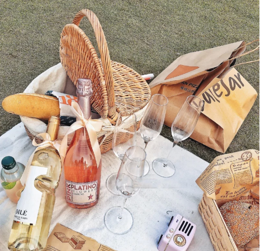Premium Wicker Picnic Basket - ESSENTIAL STOCKIST ESSENTIAL STOCKIST